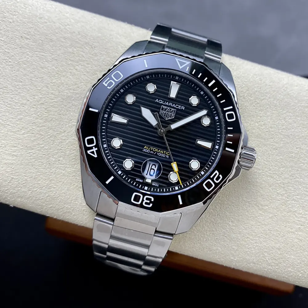 TAG Heuer Men Aquaracer Professional 300 Date 36mm in Black (5)