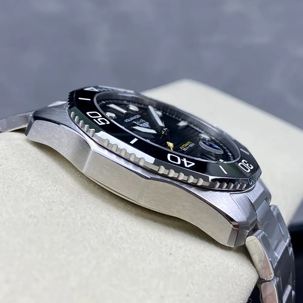 TAG Heuer Men Aquaracer Professional 300 Date 36mm in Black (6)