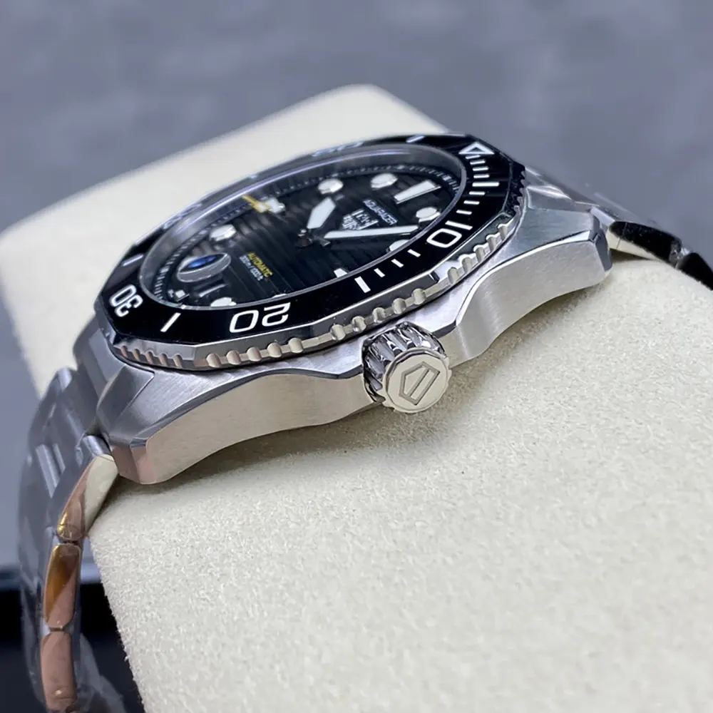 TAG Heuer Men Aquaracer Professional 300 Date 36mm in Black (7)