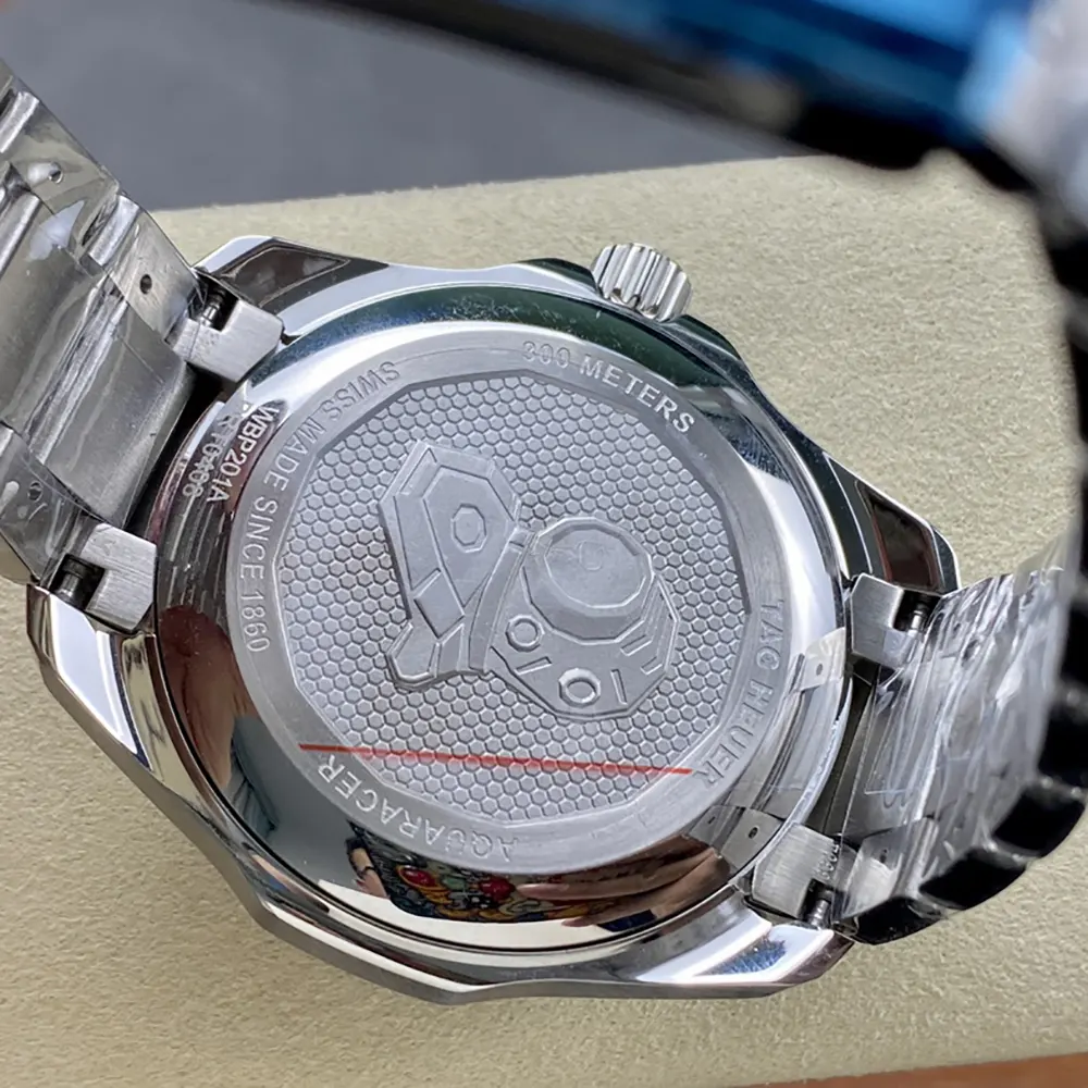 TAG Heuer Men Aquaracer Professional 300 Date 36mm in Black (8)