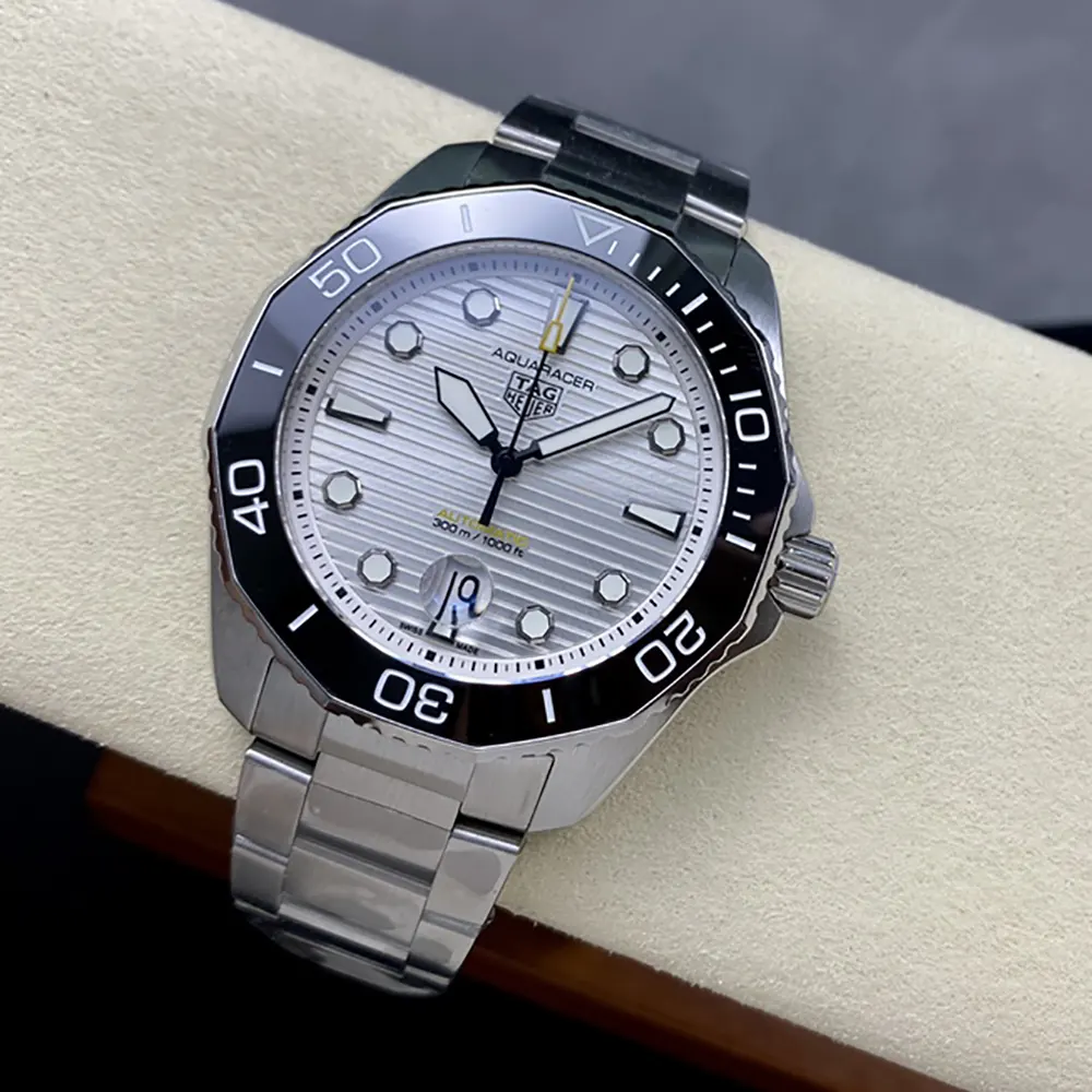 TAG Heuer Men Aquaracer Professional 300 Date 36mm in Steel (5)