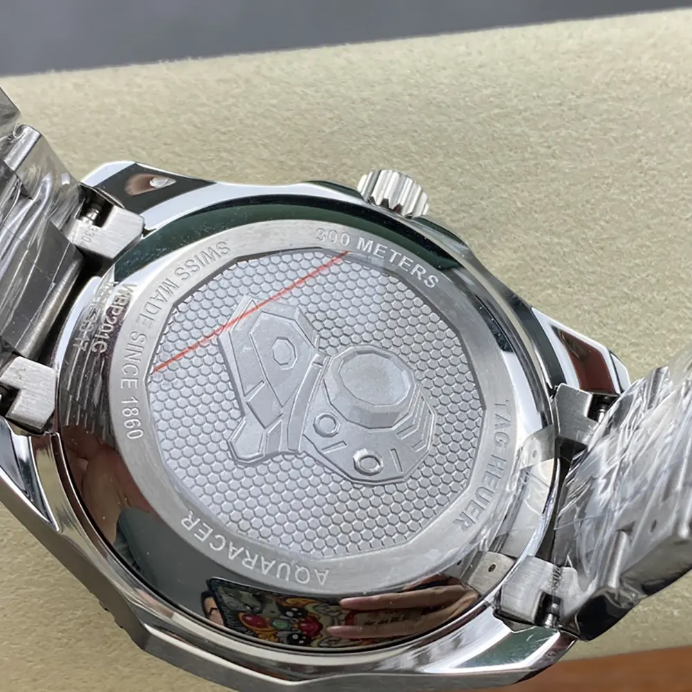 TAG Heuer Men Aquaracer Professional 300 Date 36mm in Steel (8)