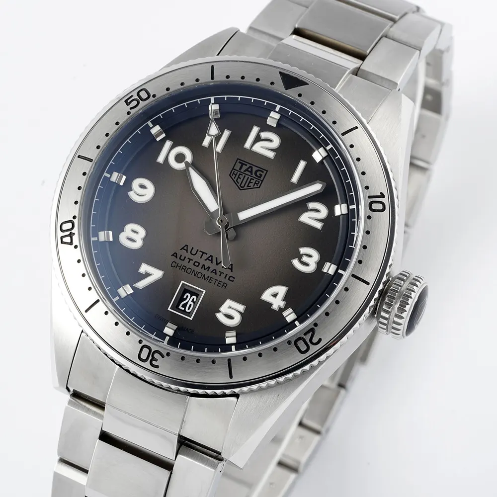 TAG Heuer Men Autavia Caliber 5 41mm in Black (4)