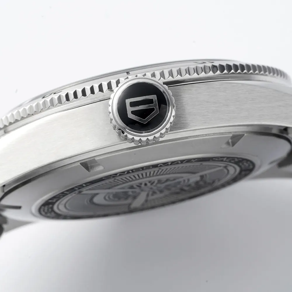 TAG Heuer Men Autavia Caliber 5 41mm in Black (6)