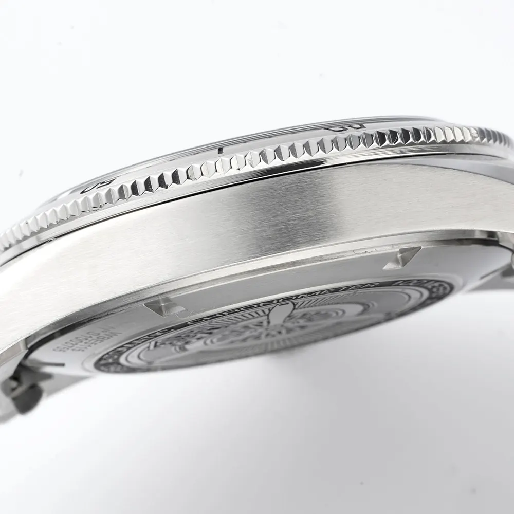 TAG Heuer Men Autavia Caliber 5 41mm in Black (7)