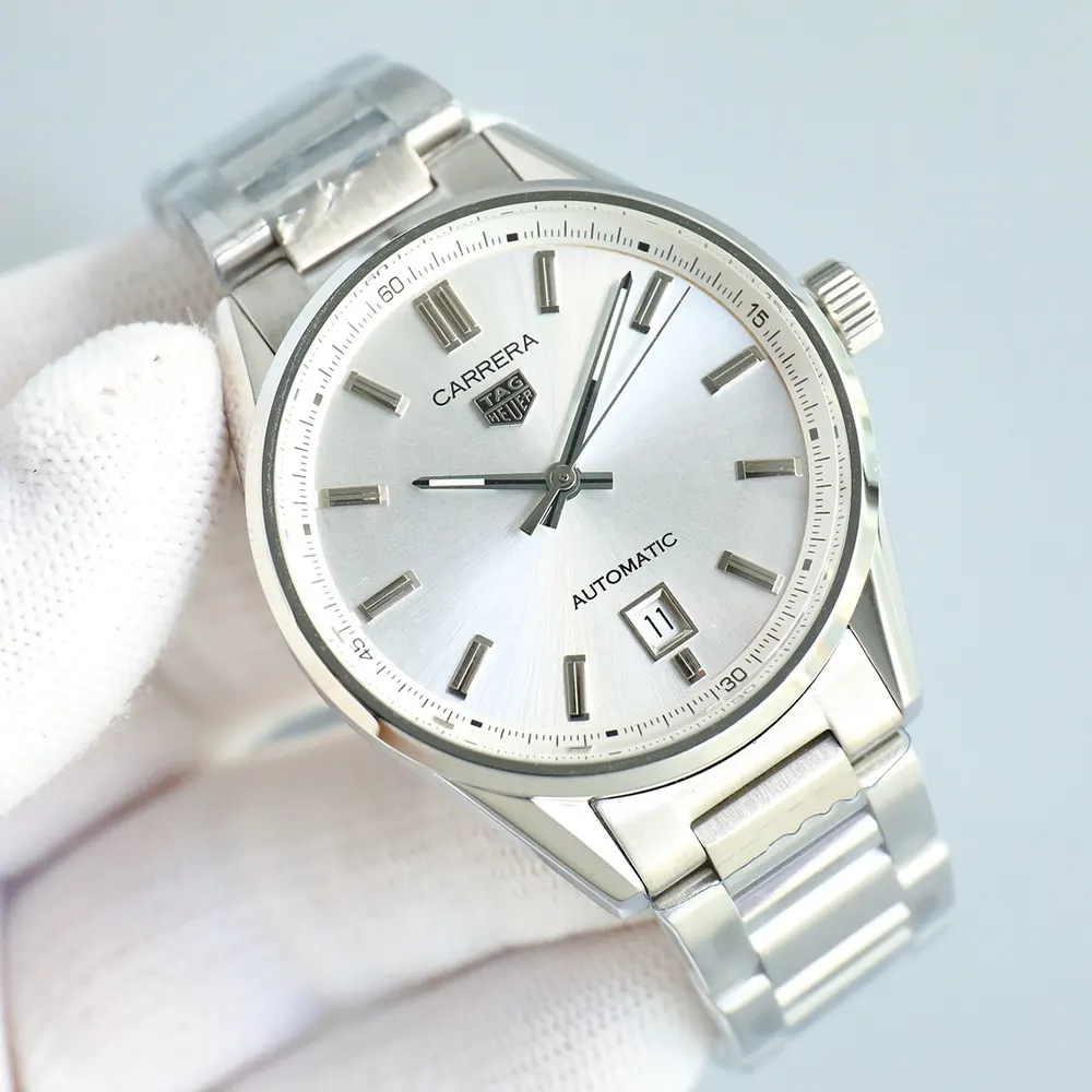 TAG Heuer Men Carrera Date 39mm in Sliver (3)