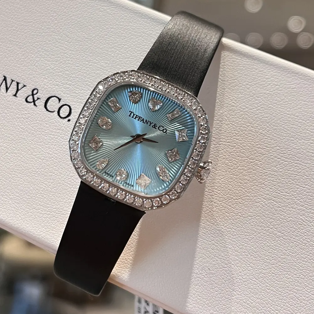 Tiffany Women Eternity 28 MM Cushion-shaped Watch in White Gold and Blue (7)