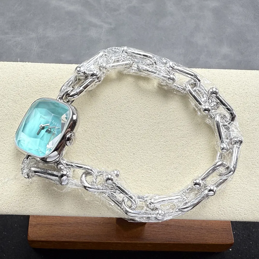 Tiffany Women HardWear Watch in Sterling Silver and Steel with Diamonds (11)