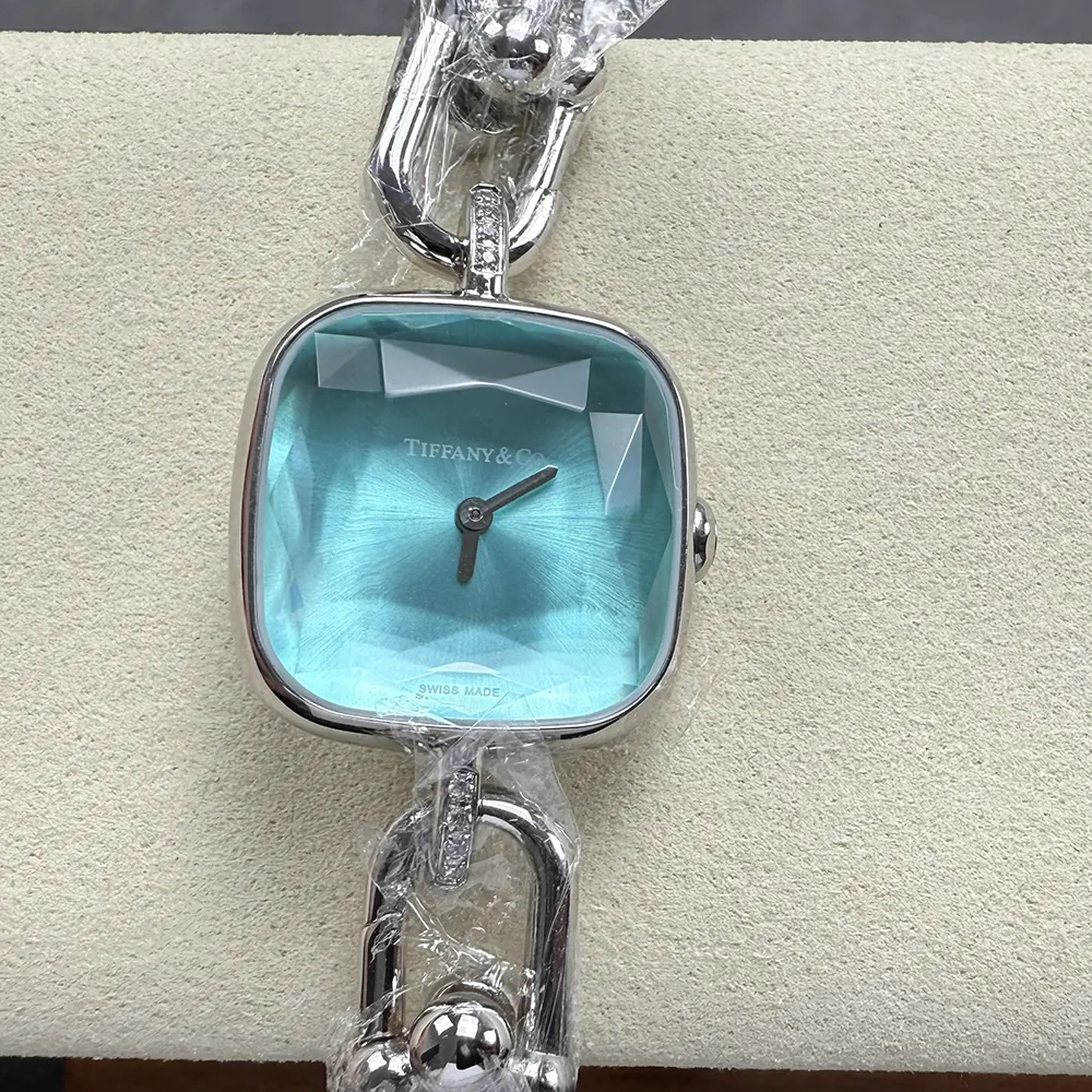 Tiffany Women HardWear Watch in Sterling Silver and Steel with Diamonds (2)