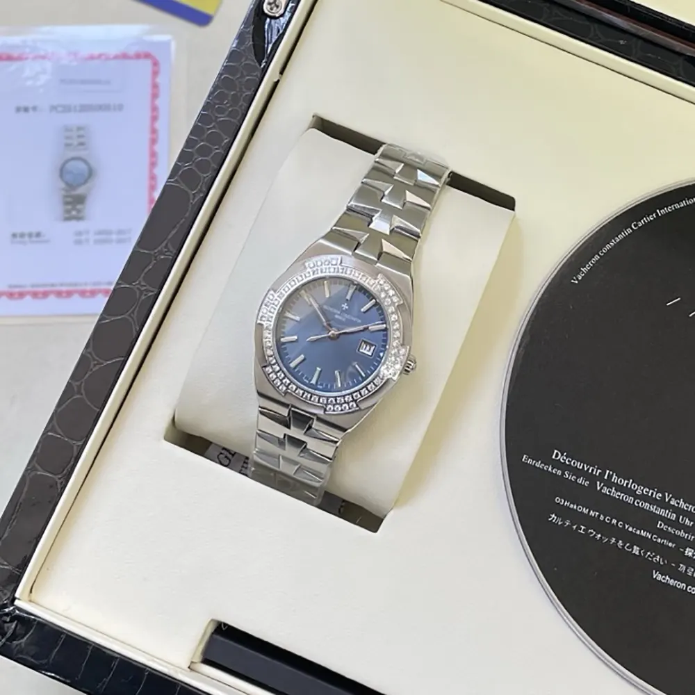 Vacheron Constantin Women Overseas Self-winding 33 mm Stainless steel and Denim Blue (2)