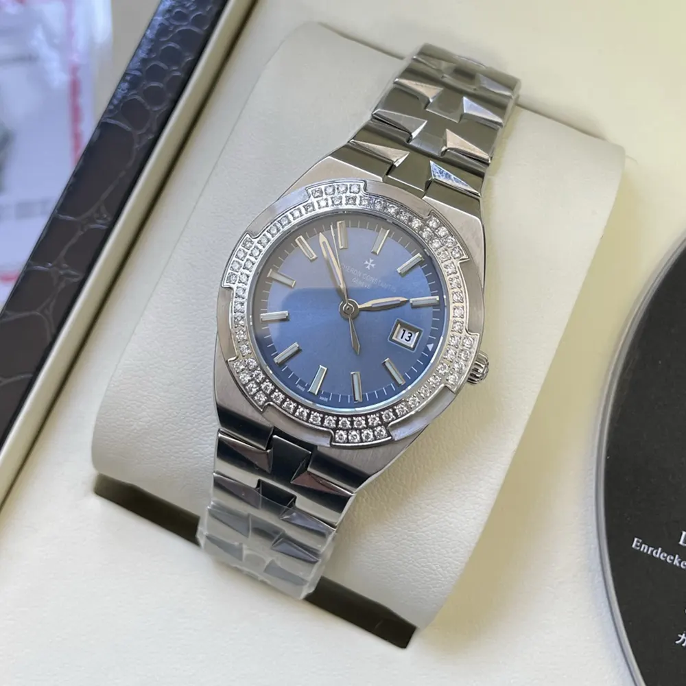 Vacheron Constantin Women Overseas Self-winding 33 mm Stainless steel and Denim Blue (3)