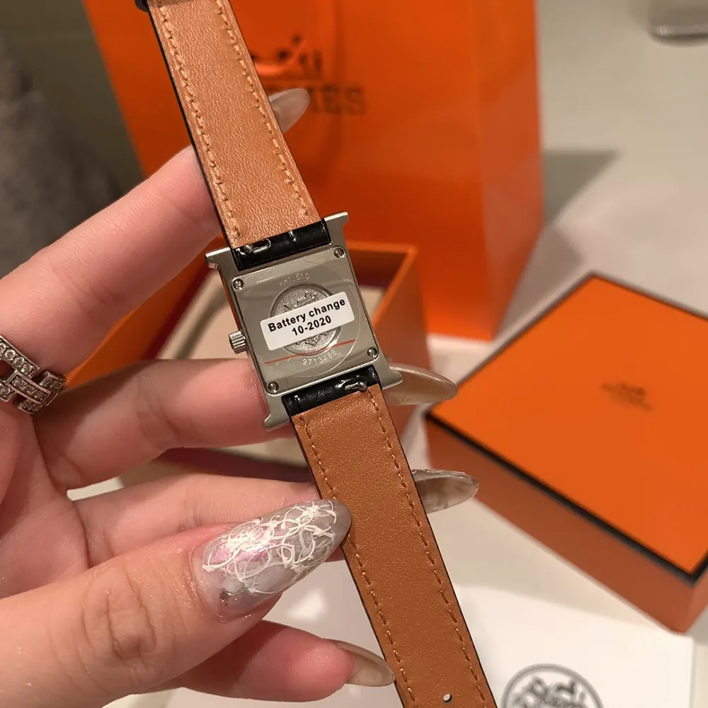 Hermes Women Heure H Watch Small Model 25 mm-Silver W403064WW00 (4)