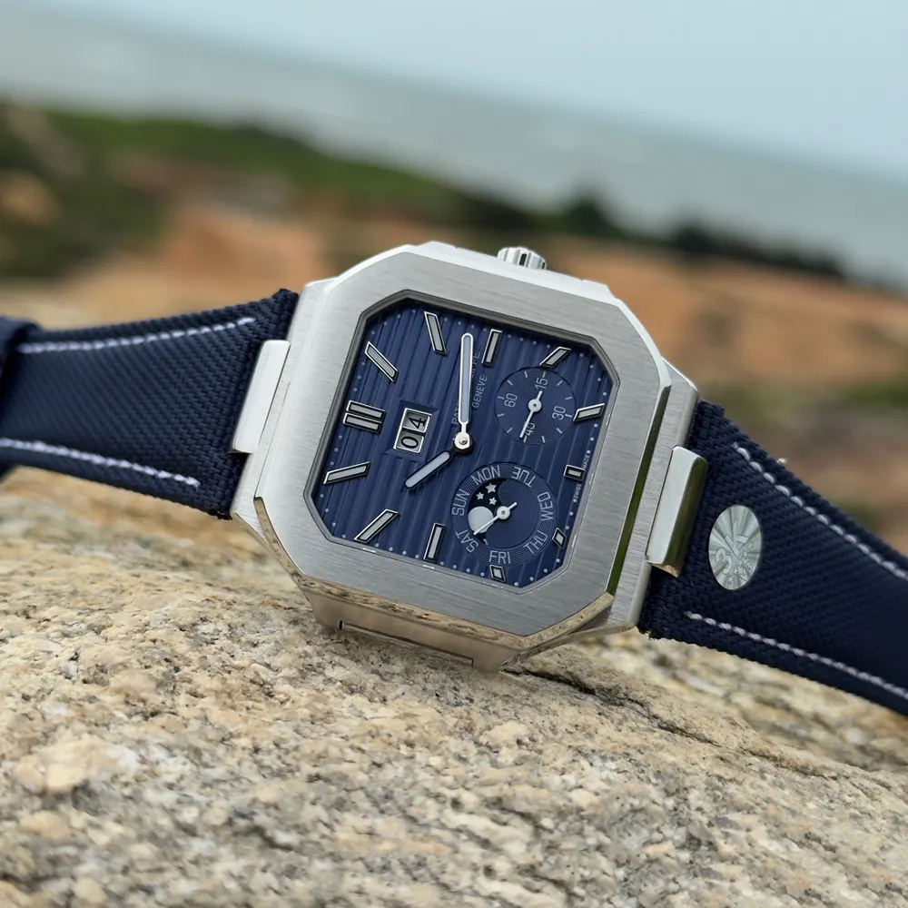 Patek Philippe Men Cubitus 45mm in Sunburst Blue 5822P-001 (9)