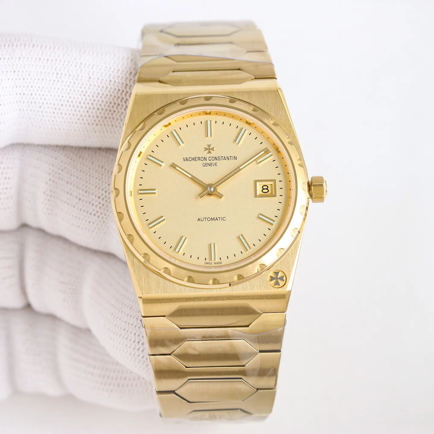 Vacheron Constantin Men Historiques 222 37 mm in Yellow Gold 4200H222J-B935 (3)