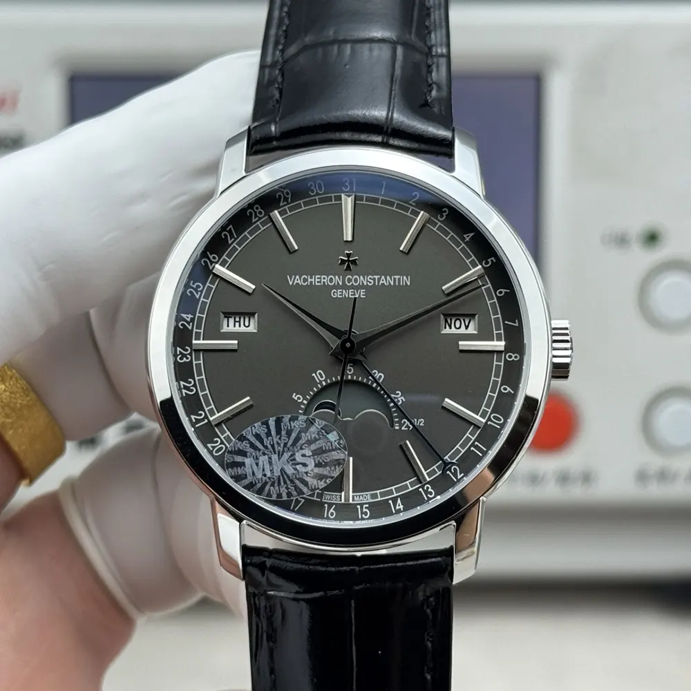 Vacheron Constantin Men Traditionnelle Complete Calendar 41 mm in White Gold and Black (2)