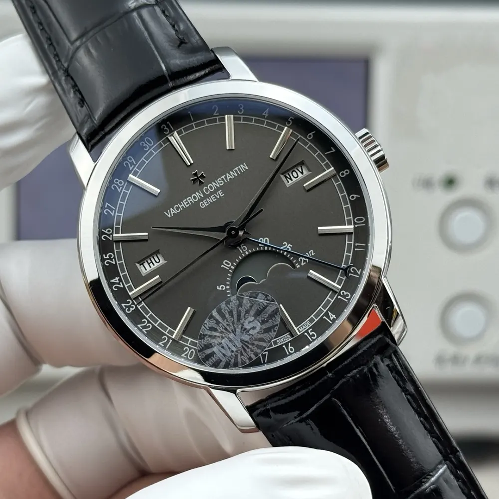 Vacheron Constantin Men Traditionnelle Complete Calendar 41 mm in White Gold and Black (3)