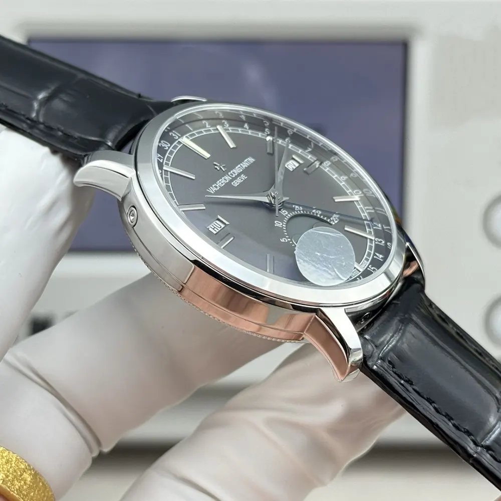 Vacheron Constantin Men Traditionnelle Complete Calendar 41 mm in White Gold and Black (7)