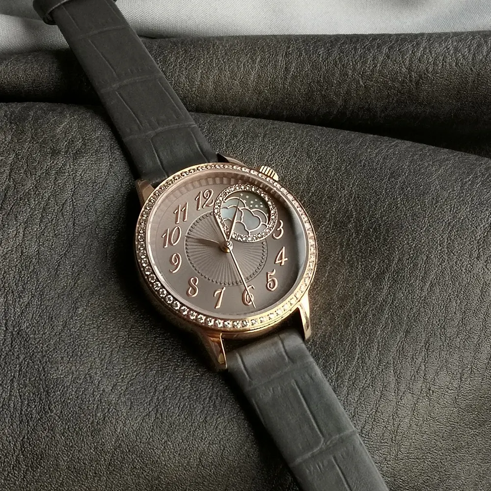 Vacheron Constantin Women Égérie Moon Phase in 37 mm in Pink Gold (7)