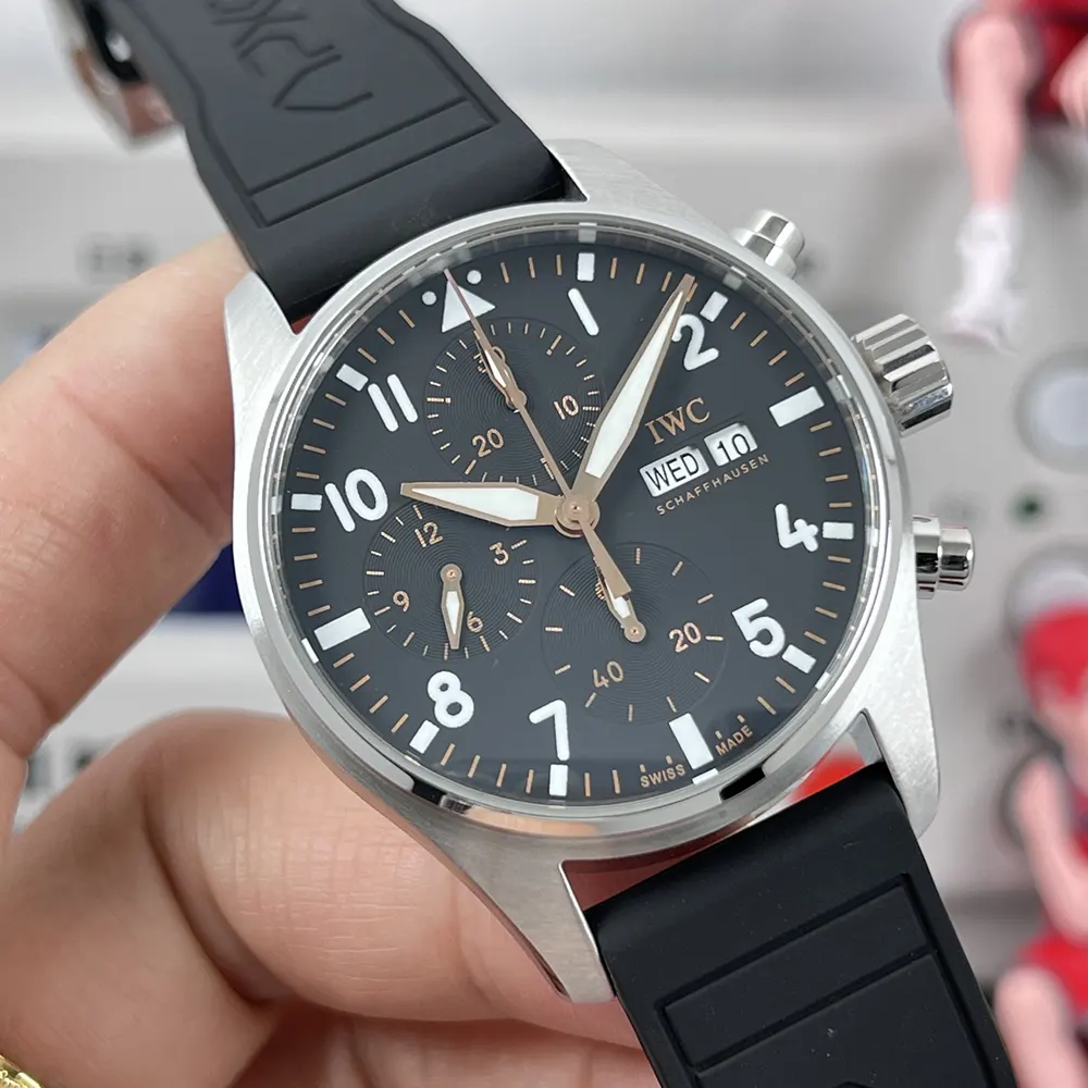 IWC Men Pilot’s Chronograph 41mm IW388116 in Black (2)