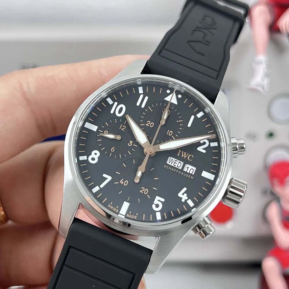 IWC Men Pilot’s Chronograph 41mm IW388116 in Black (4)