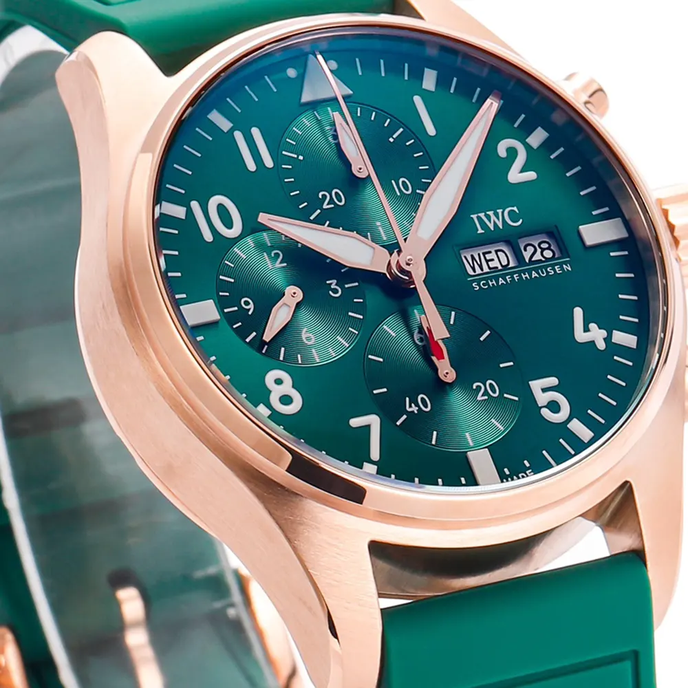 IWC Men Pilot’s Chronograph 41mm in Rose gold and Green IW388110 (4)